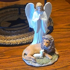 Home Interiors White and Tan Angel and Lion Decor Accent